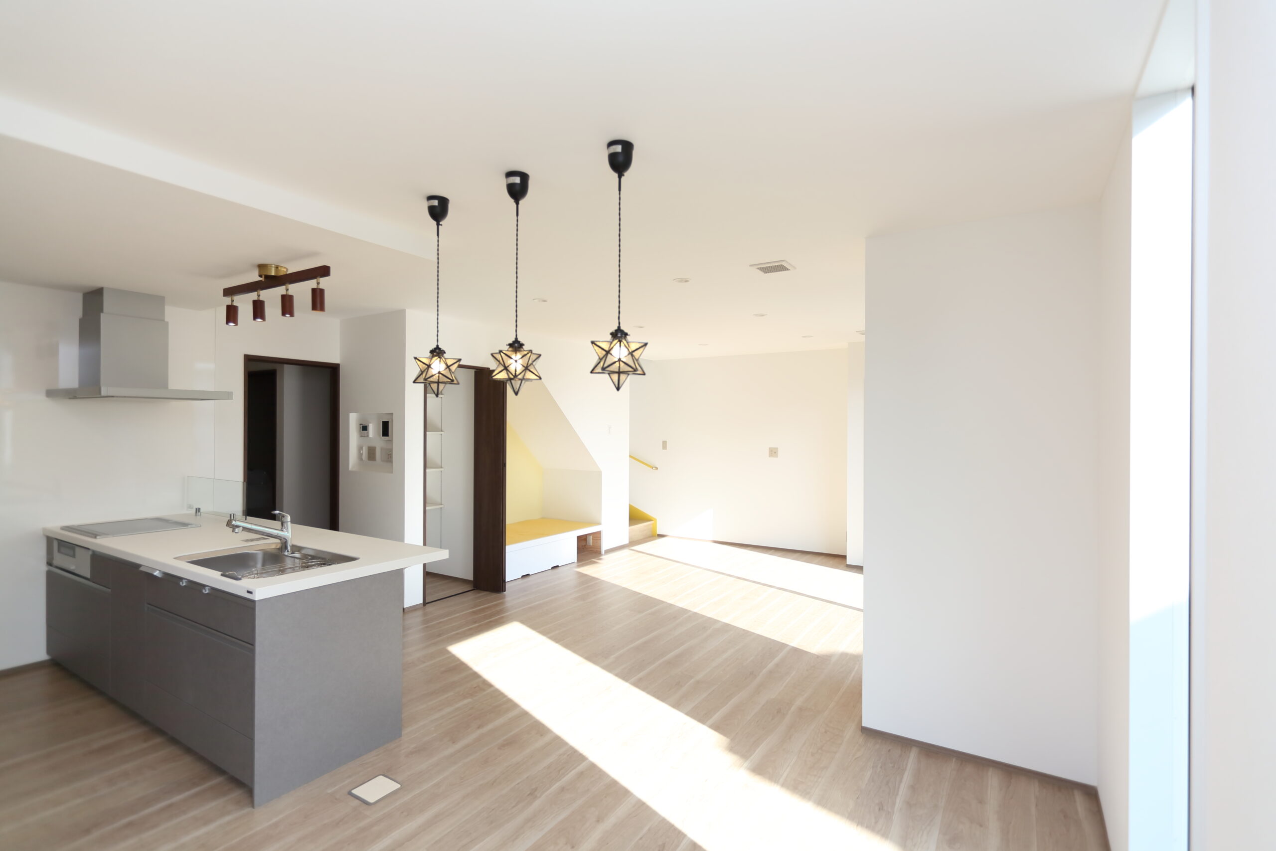 玄関から快適！ヌックでくつろげるお家